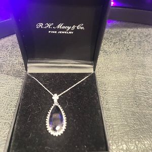 10 k white gold and diamond accents necklace 18 “ chain brand new